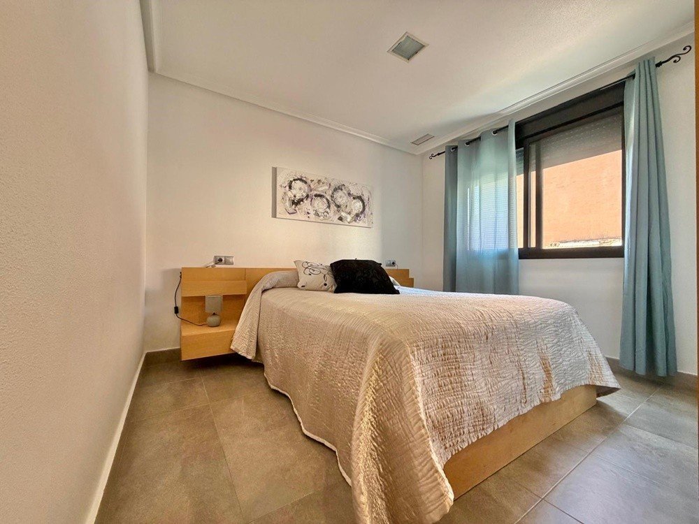 Flat in Torrevieja — image 17